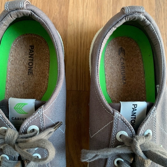 Cariuma Pantone Gray Canvas Low top Lifestyle Sneakers Size 10 Men 11.5 Women - Picture 3 of 12
